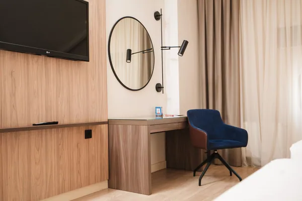 Представительский люкс — интерьер номера в отеле Кортъярд Марриотт Сочи Красная Поляна — фото 146